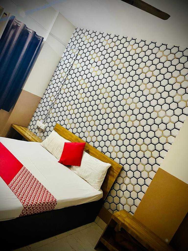 Hotel Royal Lodging Phursungi Εξωτερικό φωτογραφία