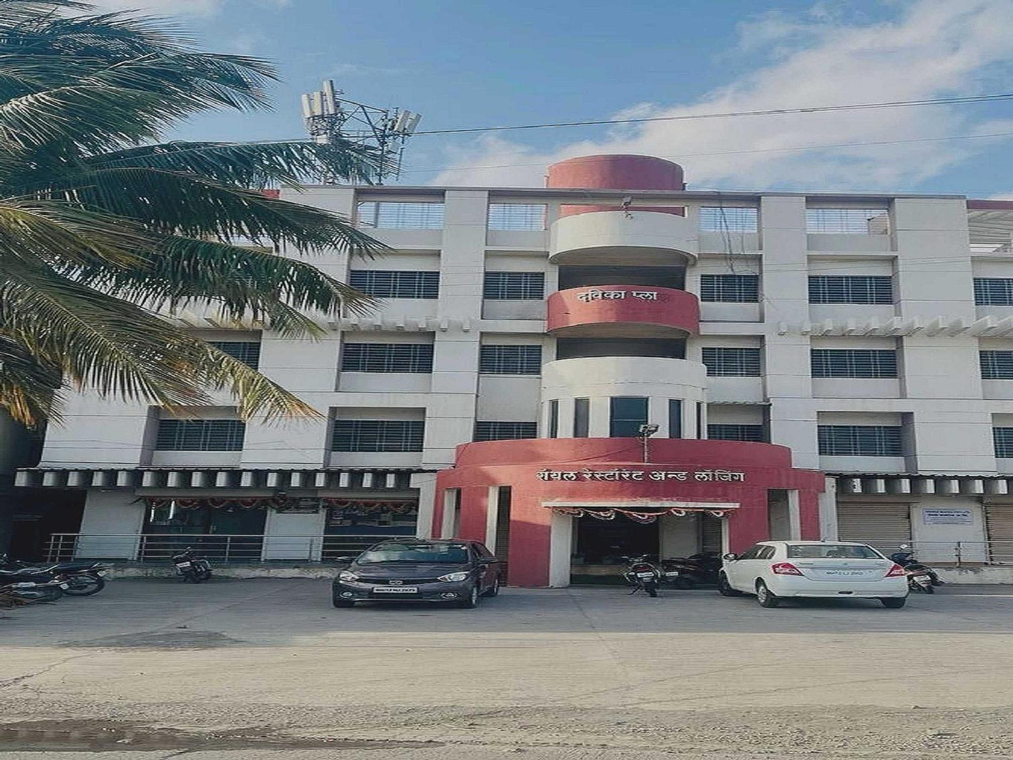 Hotel Royal Lodging Phursungi Εξωτερικό φωτογραφία